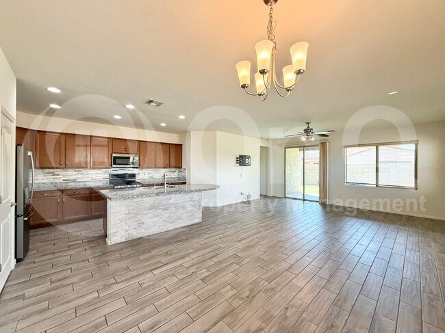 12157 W Remuda Dr Peoria, AZ 85383 photo 5