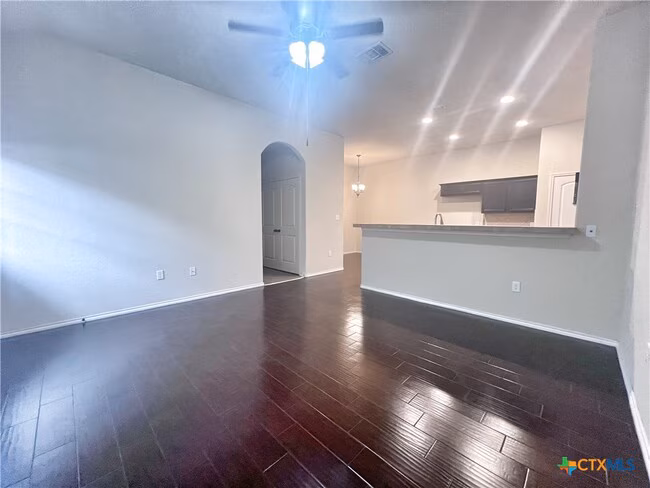 569 Creekside Cir New Braunfels, TX 78130 photo 2