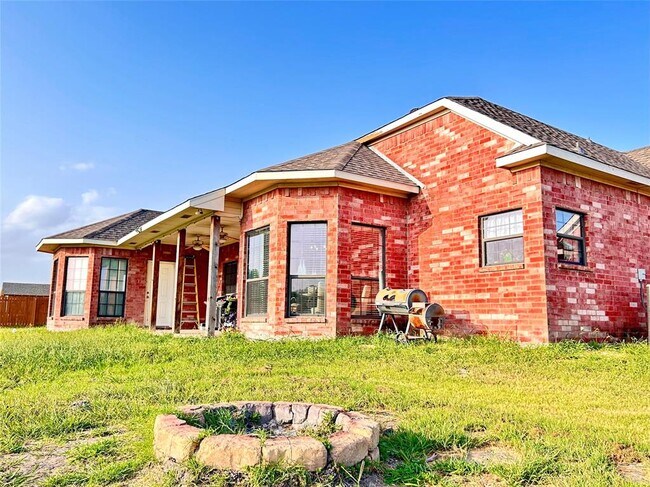 832 East Street, Royse City, TX 75189 photo 3