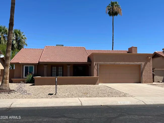 10624 W Griswold Rd Peoria, AZ 85345 photo 4