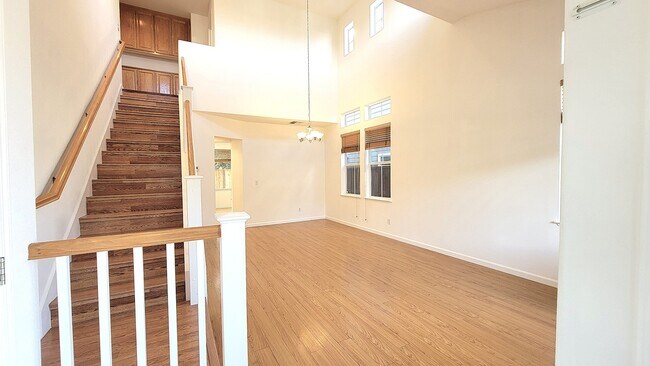 925 Gates St East Palo Alto, CA 94303 photo 4