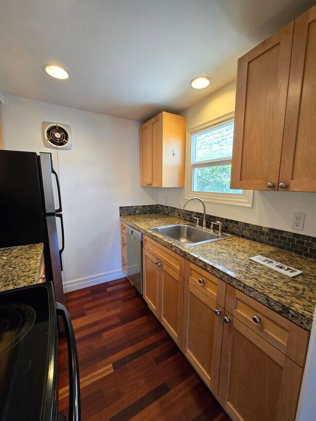 522 Prospect St Seattle, WA 98109 photo 5