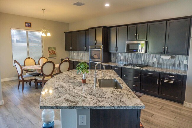 9775 W Rowel Rd Peoria, AZ 85383 photo 3