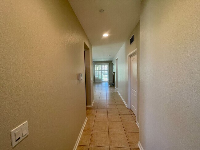 Rent Ready Home in Summerset at Brentwood. photo 2