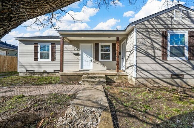 513 NE 19th St Grand Prairie, TX 75050 photo 3