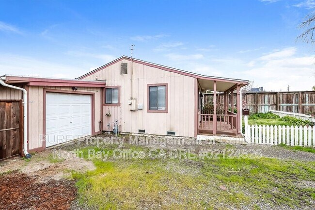 1426 Olive St Santa Rosa, CA 95407 photo 3