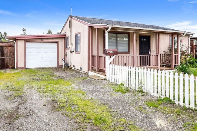 1426 Olive St Santa Rosa, CA 95407 photo 2