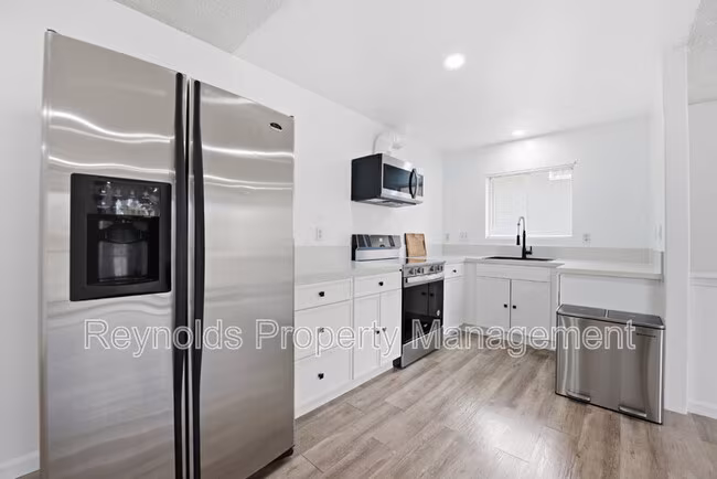6814 Camphor Ln San Diego, CA 92139 photo 4
