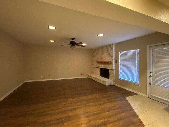 1001 Mossvine Dr Plano, TX 75023 photo 3