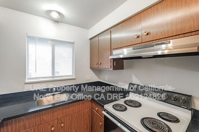 2120 Sonoma Ave Santa Rosa, CA 95405 photo 2
