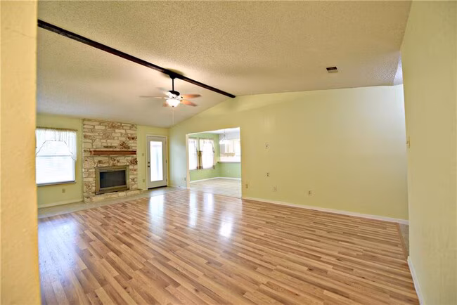 4604 Pelham Dr Austin, TX 78727 photo 4