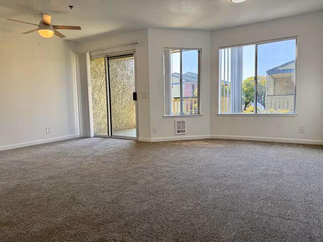 Evergreen Ridge Apartments photo 4