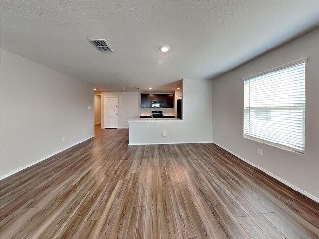 305 Anvil Drive, Haslet, TX 76052 photo 2
