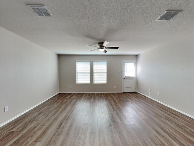 305 Anvil Drive, Haslet, TX 76052 photo 3
