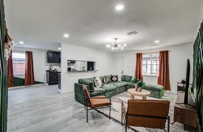 11419 Sagegrove Ln photo 5