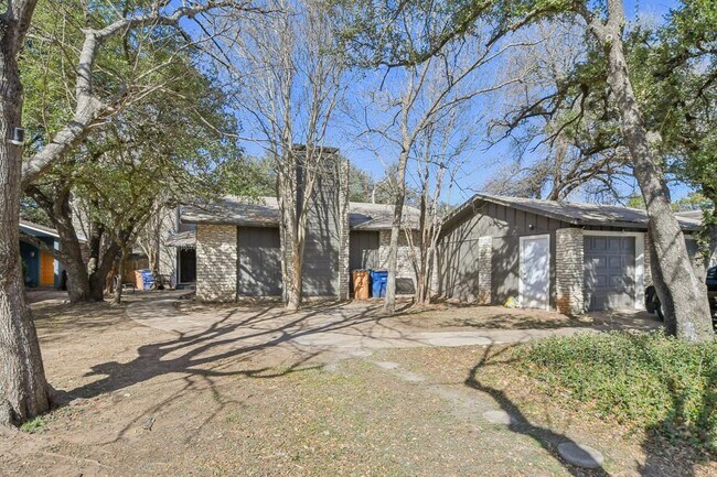 11906 Broad Oaks Dr Austin, TX 78759 photo 2