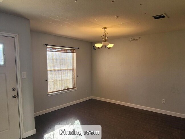 204 Phillips St Hutto, TX 78634 photo 4