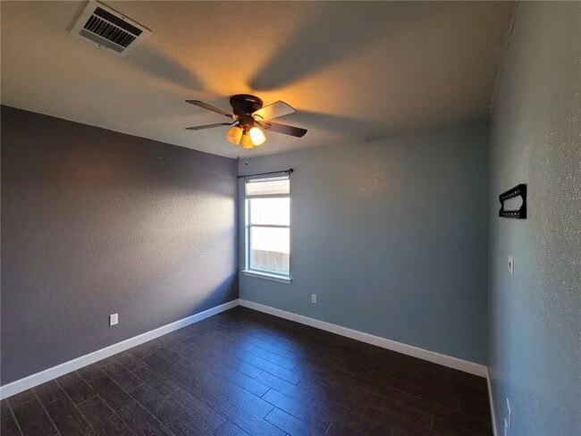 204 Phillips St Hutto, TX 78634 photo 5
