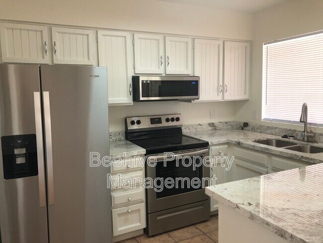 4022 E Pecan Rd photo 2