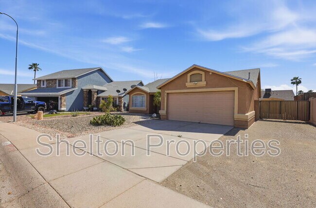 8963 W Ocotillo Rd Glendale, AZ 85305 photo 2