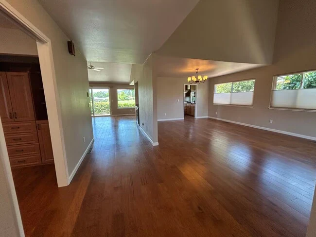 329 Oak Leaf Cir Santa Rosa, CA 95409 photo 3