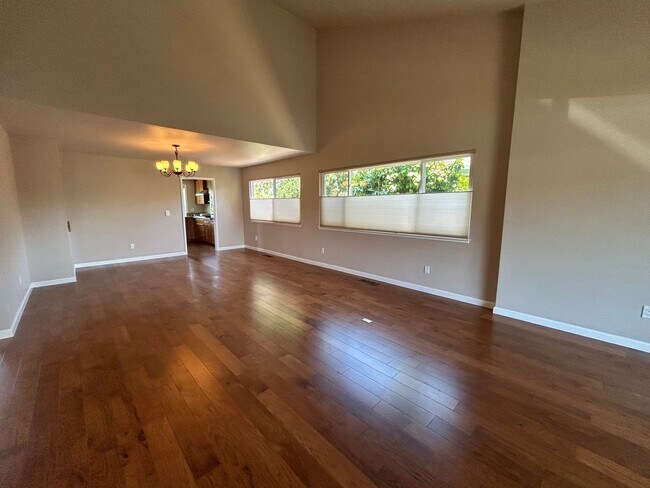 329 Oak Leaf Cir Santa Rosa, CA 95409 photo 4
