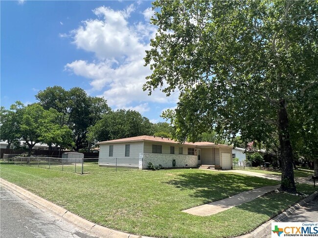 208 Easy St Copperas Cove, TX 76522 photo 3