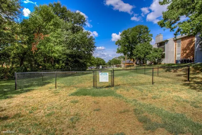 2000 Park Pl Blvd Bedford, TX 76021 photo 3