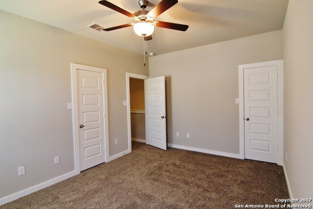 418 Creekside Curve New Braunfels, TX 78130 photo 4