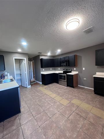 512 Magdalen Ave Crowley, TX 76036 photo 3