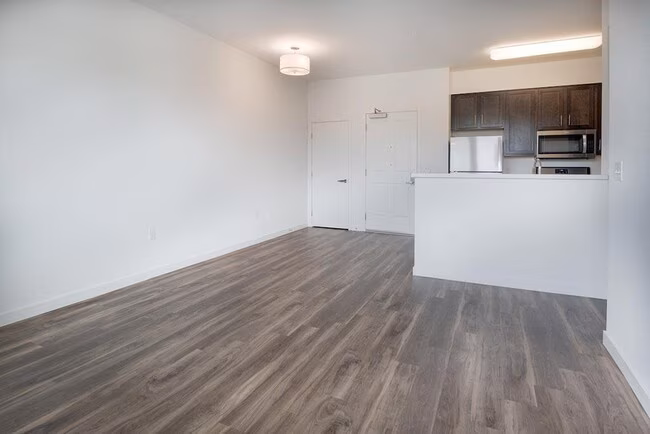 Deer Creek Apartments photo 4