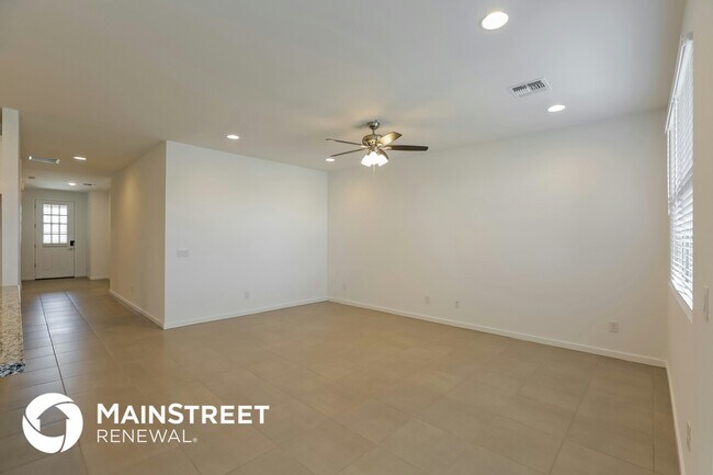10916 S 55th Ln Phoenix, AZ 85339 photo 3