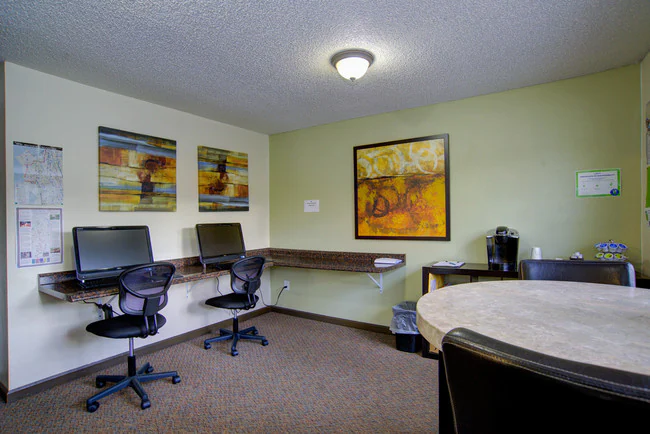 Willow Court Apartments photo 3