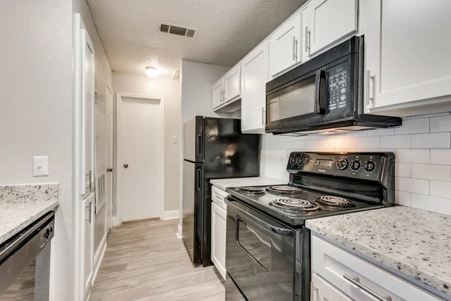Mason Ridge Apartment Homes photo 2