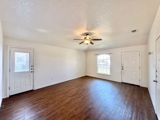 3805 John Chisholm Loop Killeen, TX 76542 photo 4