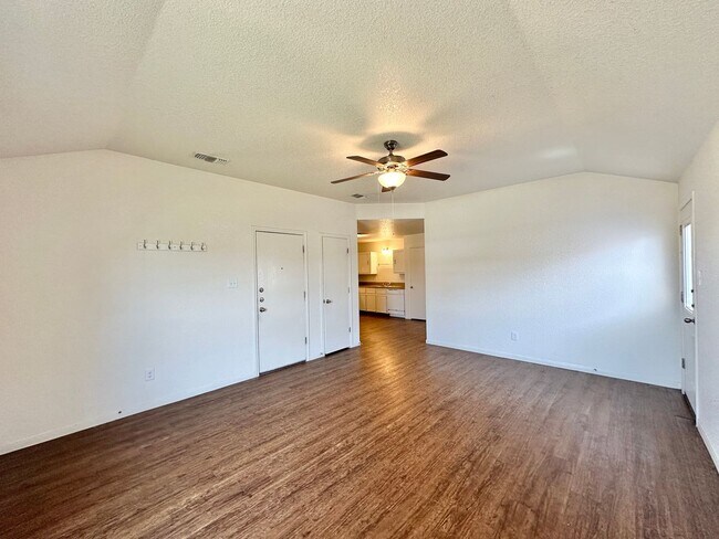 3805 John Chisholm Loop Killeen, TX 76542 photo 2