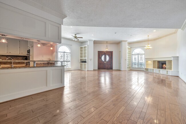 4063 Breakwood Drive, Houston, TX 77025 photo 3