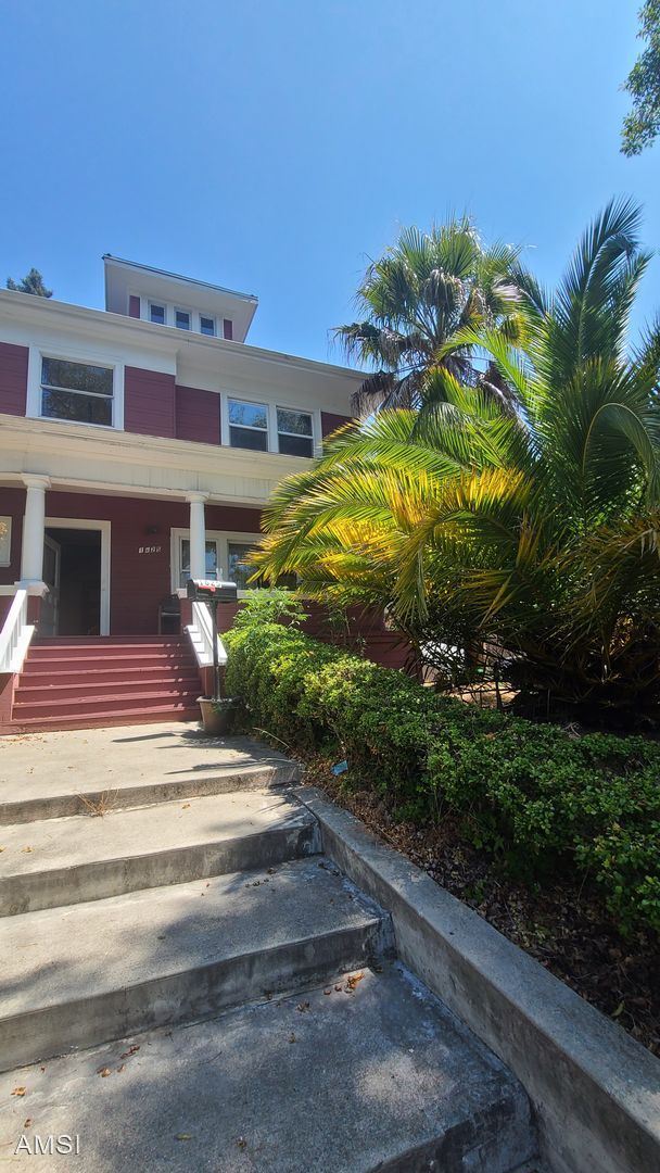 1625 Martin Luther King Jr Way Berkeley, CA 94709 photo 2
