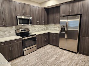 5550 E Deer Valley Dr Phoenix, AZ 85054 photo 3
