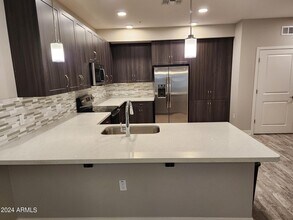 5550 E Deer Valley Dr Phoenix, AZ 85054 photo 4