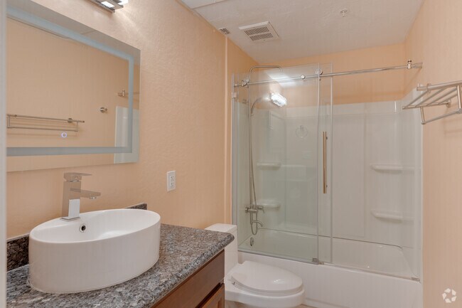 Desert Jewel Apartments photo 5