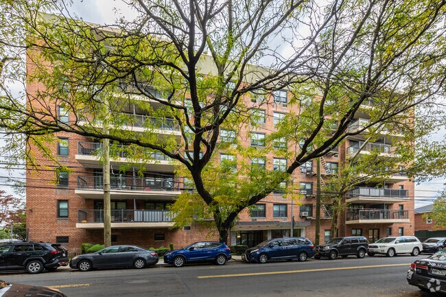 6188 Dry Harbor Rd Flushing, NY 11379 photo 4