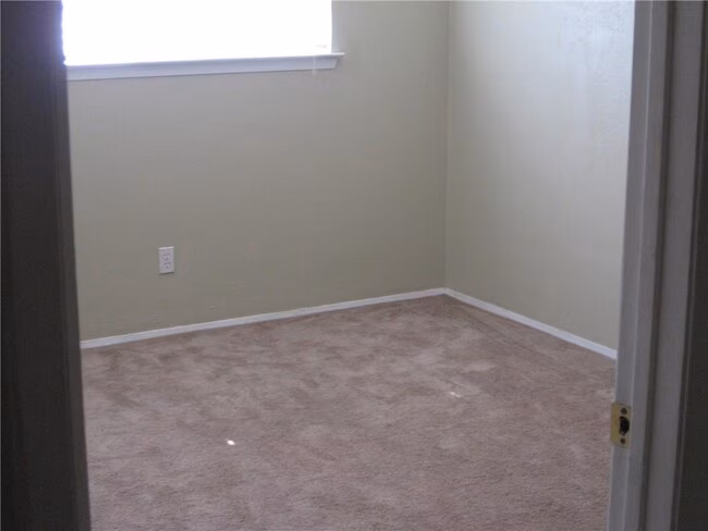 9111 Japonica Court, Austin, TX 78748 photo 4