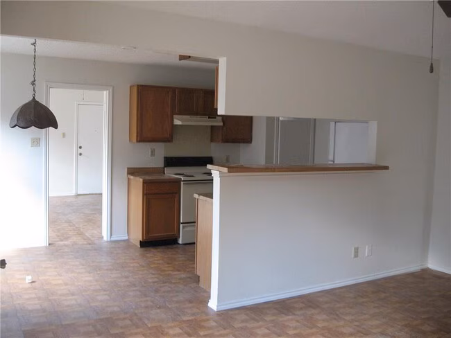 9111 Japonica Court, Austin, TX 78748 photo 2