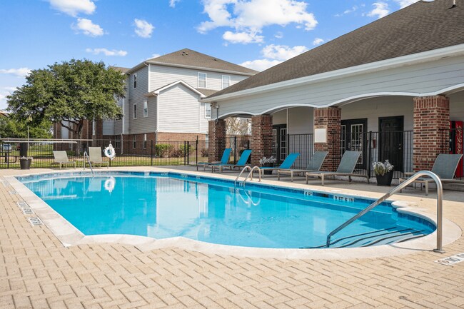 Shadow Ridge Apartments photo 2