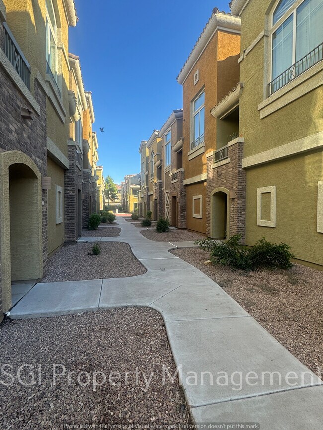18250 N Cave Creek Rd Phoenix, AZ 85032 photo 4