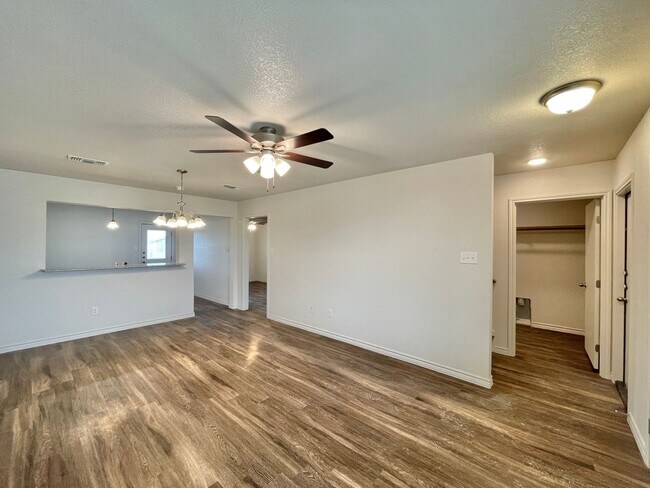 1810 Montell St Copperas Cove, TX 76522 photo 2