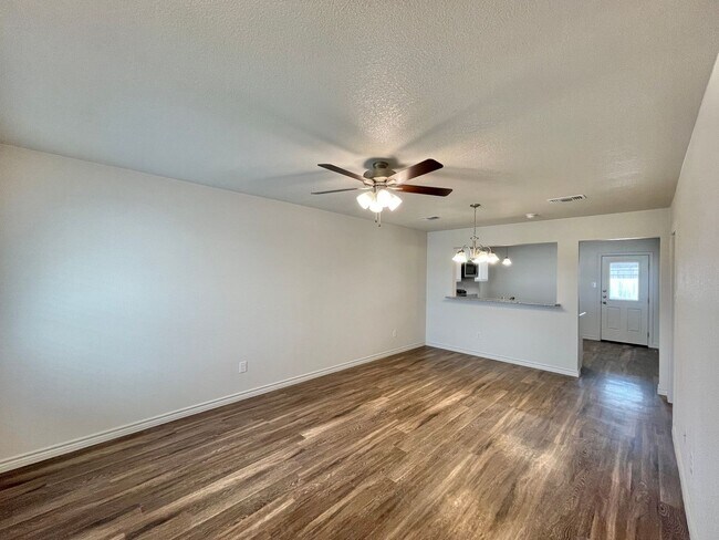 1810 Montell St Copperas Cove, TX 76522 photo 3