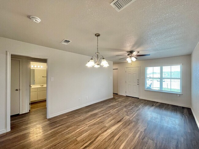 1810 Montell St Copperas Cove, TX 76522 photo 4