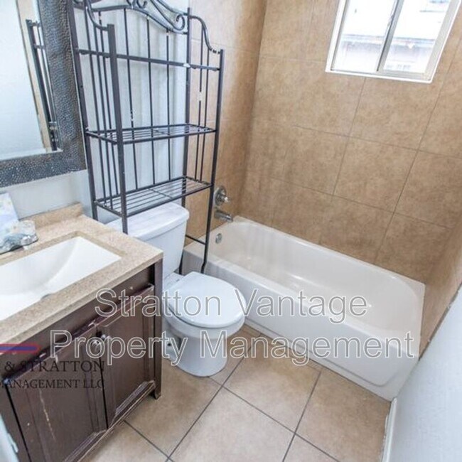 2747 E Mobile Ln photo 5